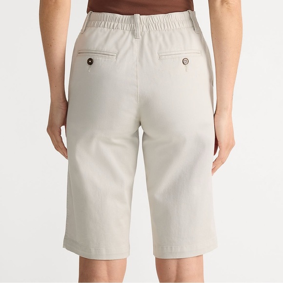 48. Lands End • NWT $85  Cream Chino Shorts W18”-20” - Picture 2 of 3